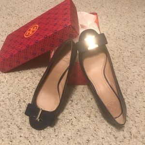 Tory Burch Gemini bow leather pumps navy